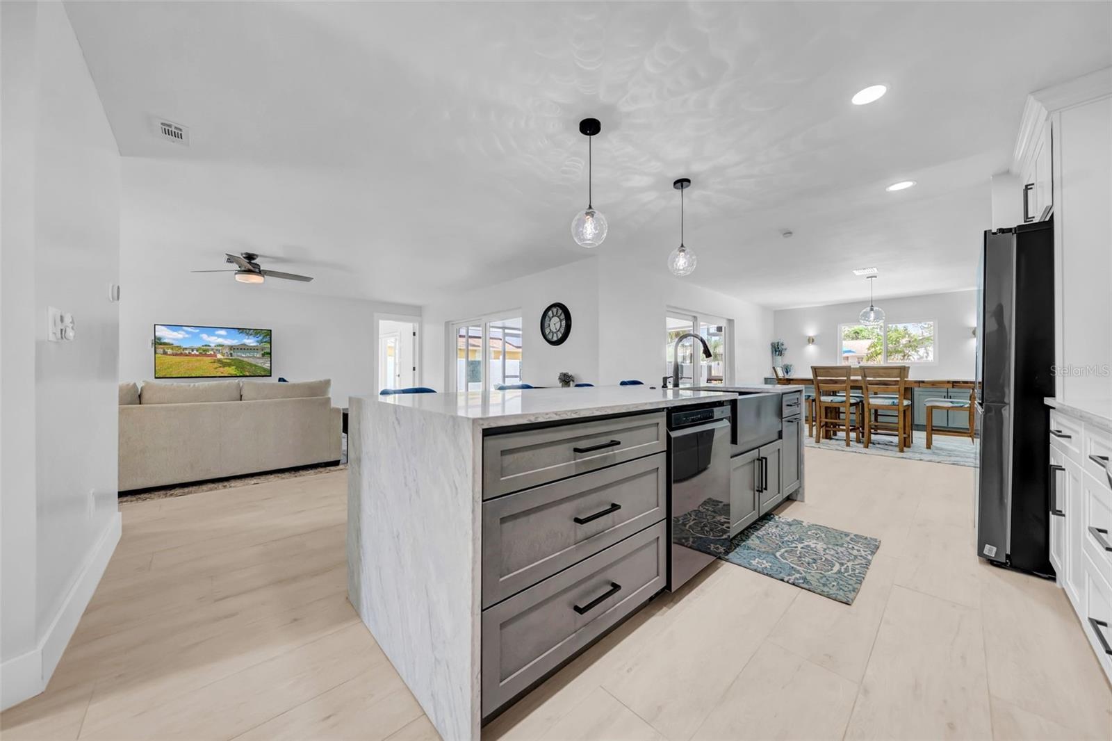 SUNSET HILLS 4TH ADD - Residential
