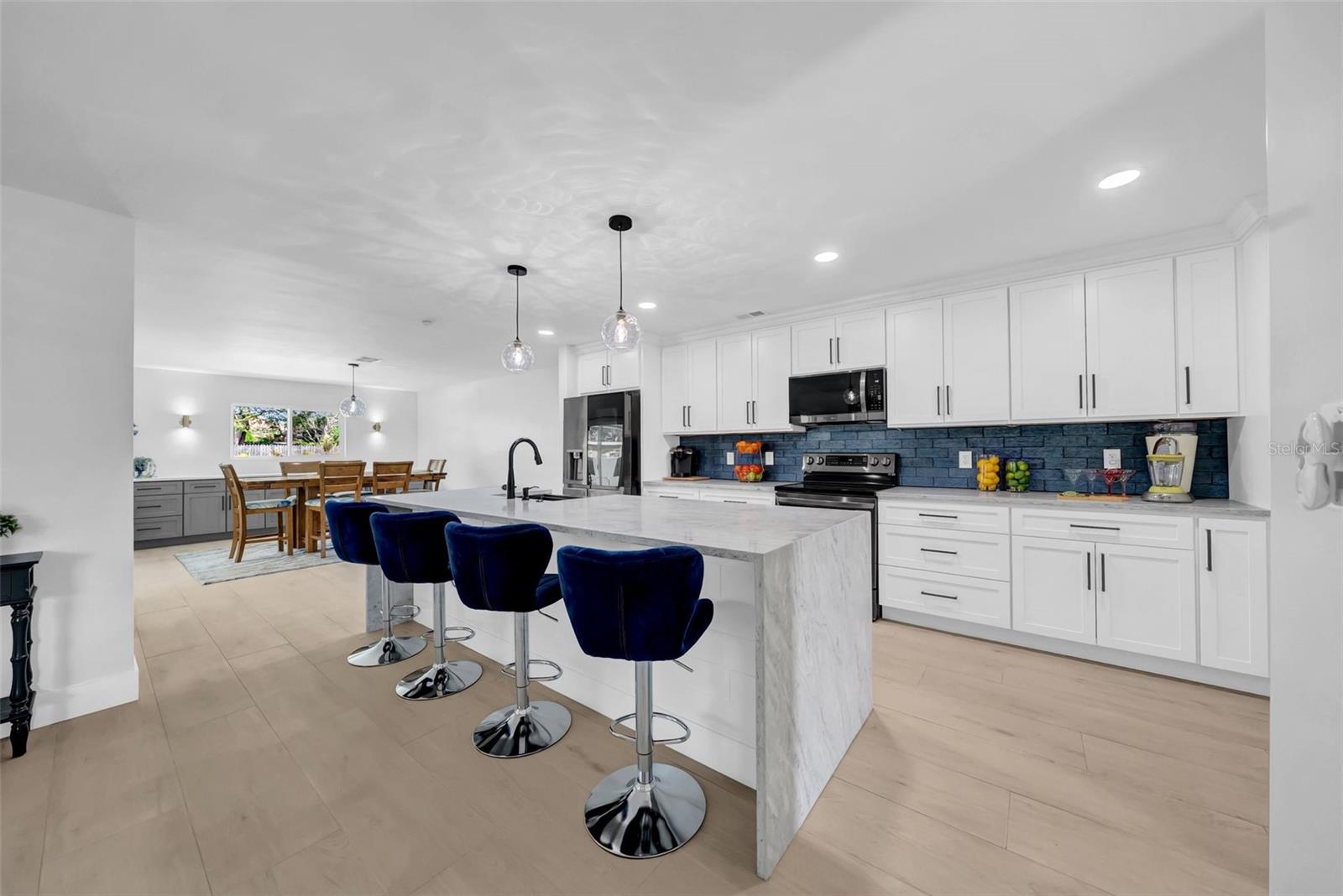 SUNSET HILLS 4TH ADD - Residential