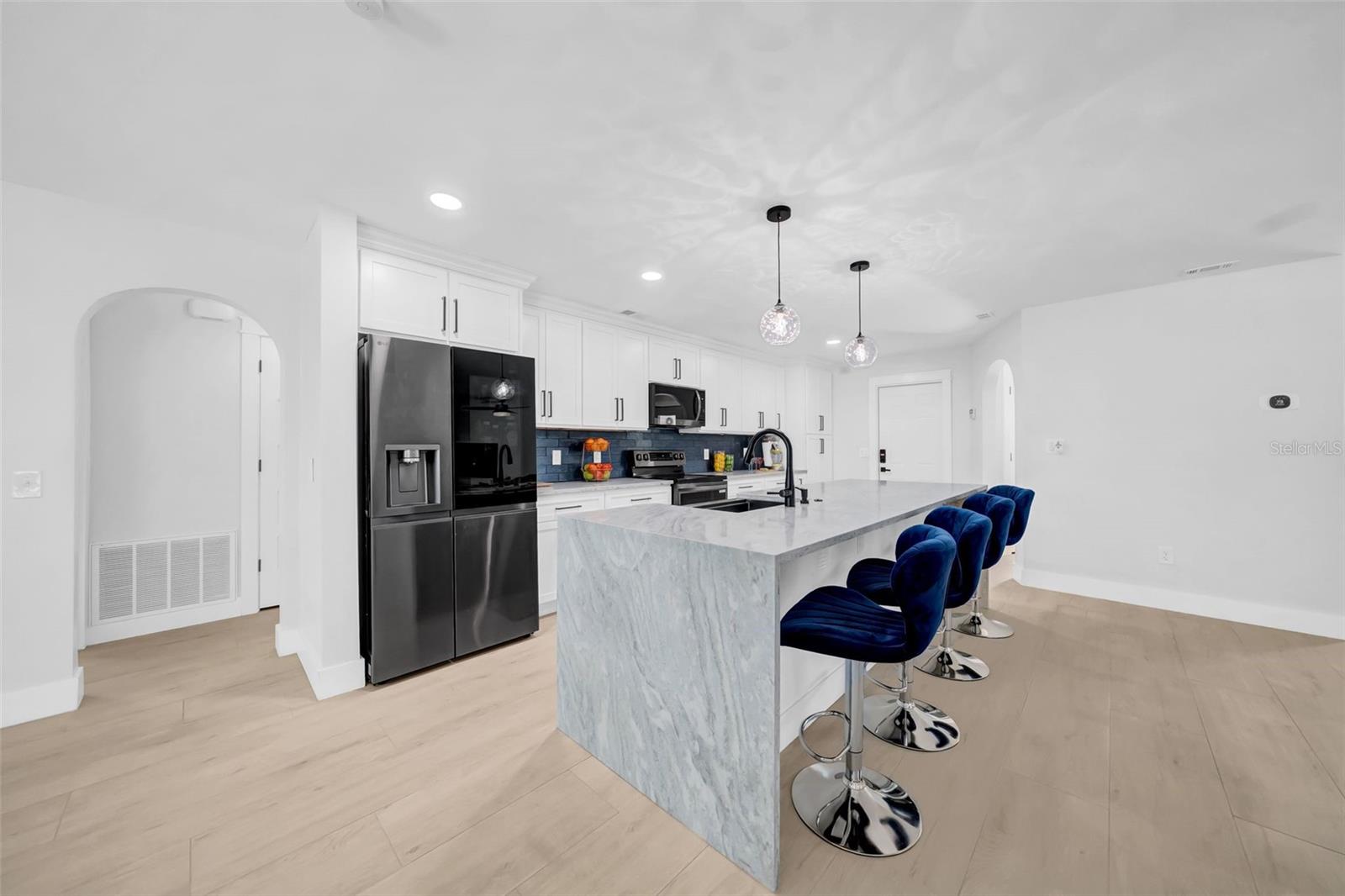 SUNSET HILLS 4TH ADD - Residential