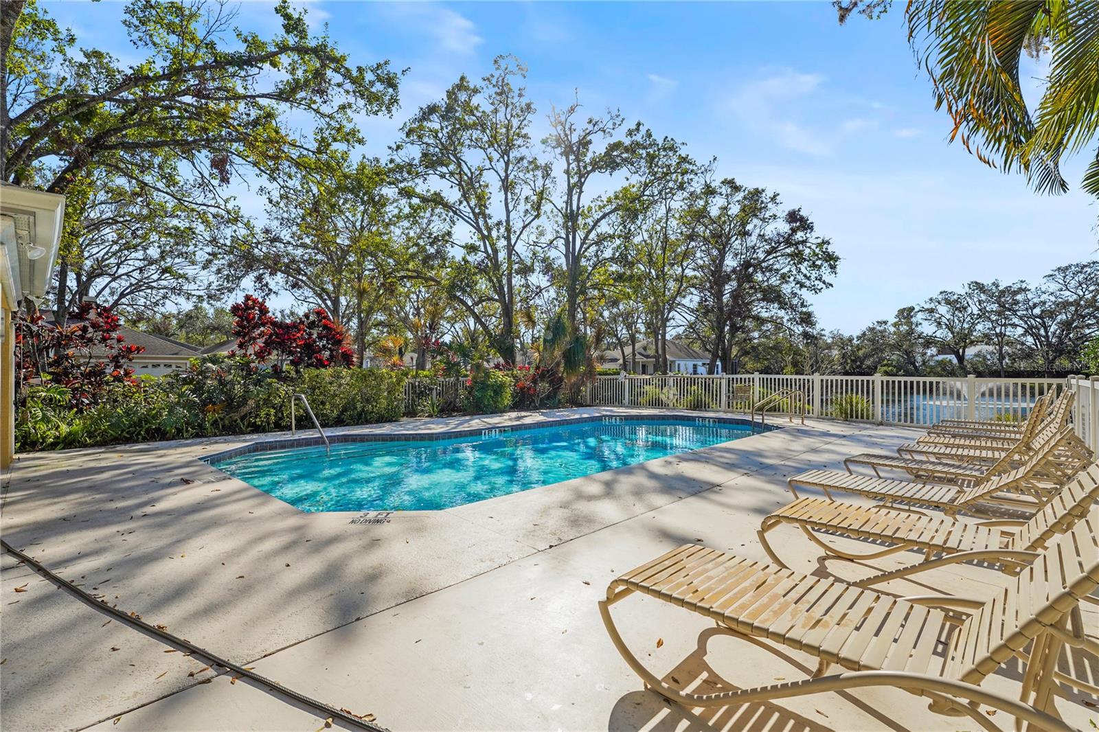 28 TALL TREES COURT