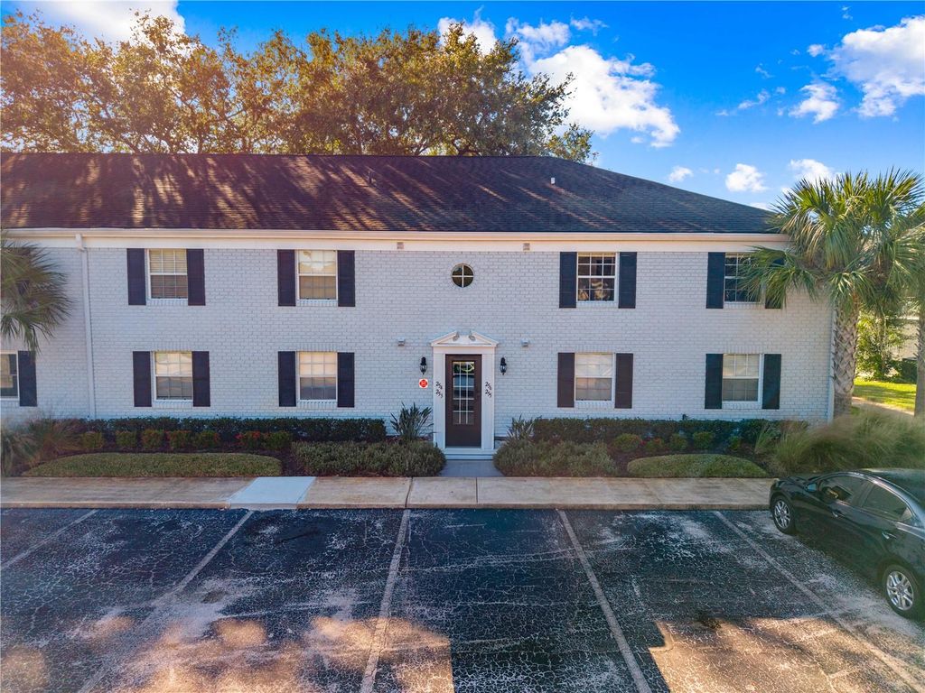 Photo of 256 Lewfield Circle #256, Winter Park, FL 32792 (MLS # O6367842)
