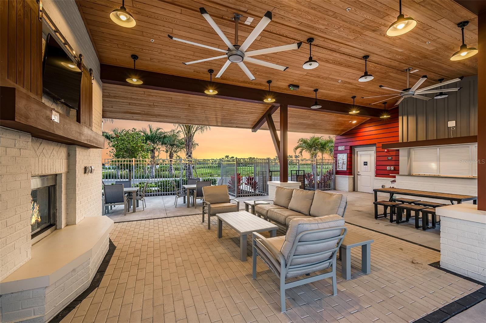 LAKESPUR AT WELLEN PARK - Residential