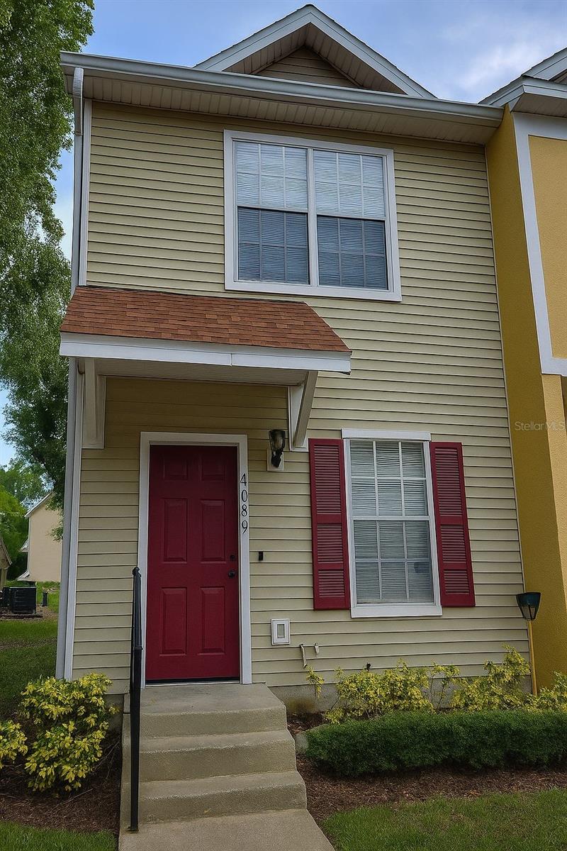 Beautiful 2 bedroom, 2.5 bathroom, two-story townhouse in the Magnolia Bay Townhomes Association community. This townhouse features a combination of living and dining areas. The second floor features 2 Master bedrooms each with a private bathroom. Screened in patio and storage closet. This community is closing major highways and close to dining and shopping. All dimensions must be verified.