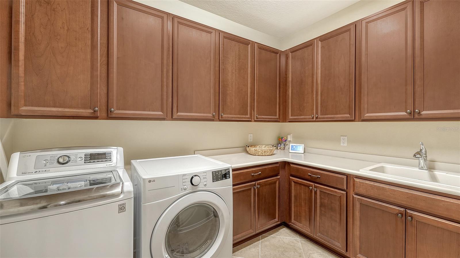 ESPLANADE PH III - Residential