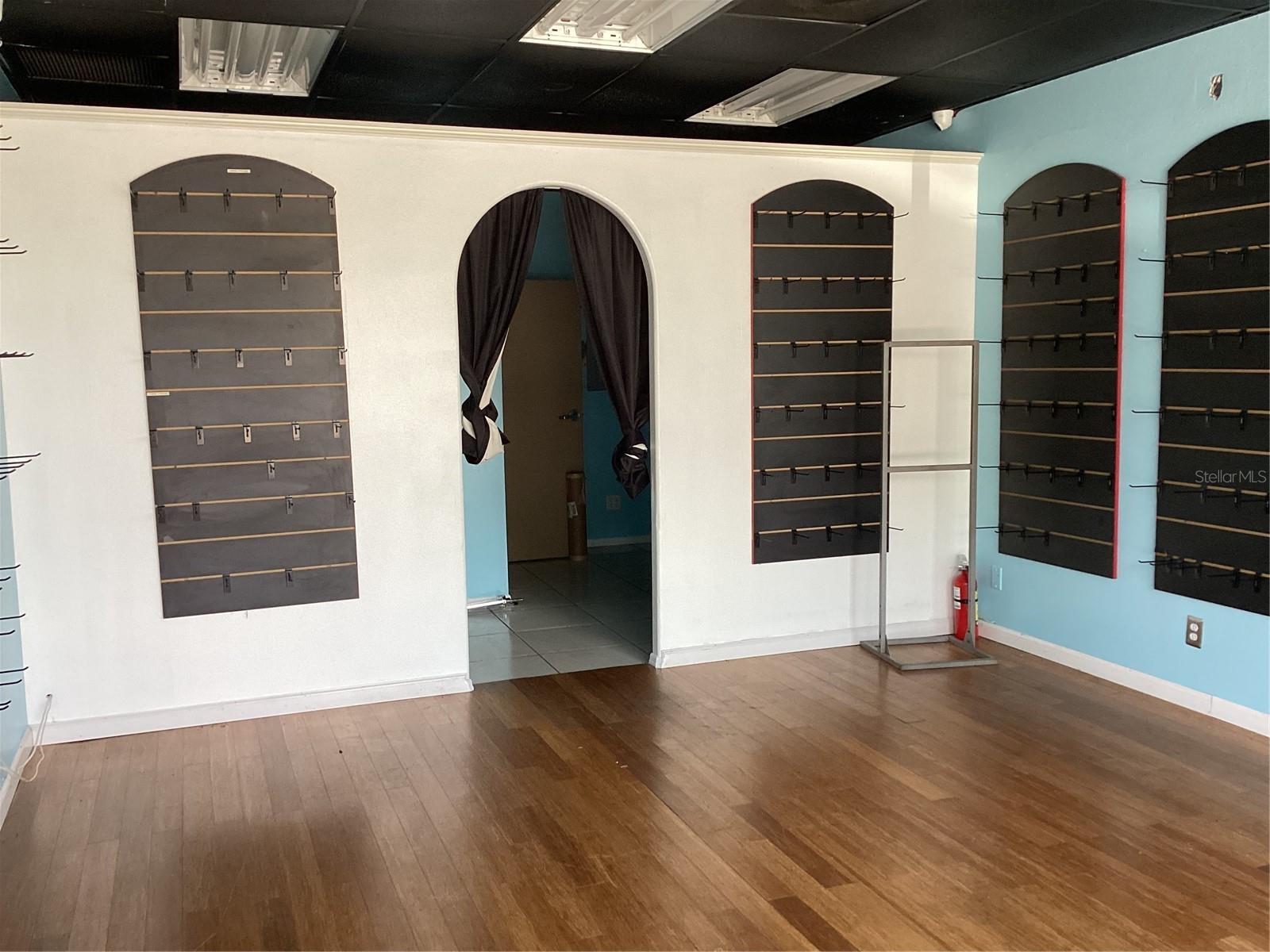 WOODHAVEN - Commercial Lease