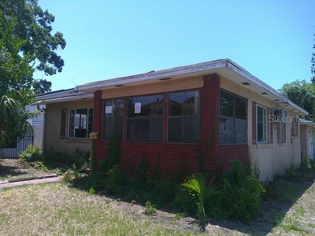 Photo of 2040 22nd Avenue S, St Petersburg, FL 33712 (MLS # TB8503881)