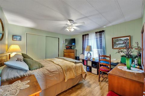 Tiny photo for 223 Paradise S, Leesburg, FL 34788 (MLS # G5109717)