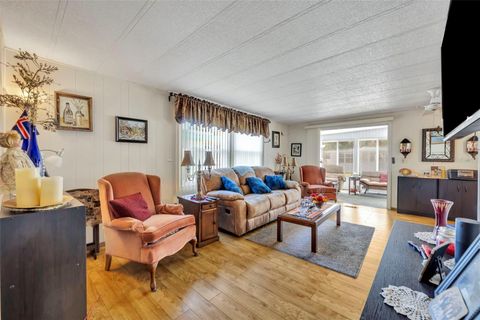 Tiny photo for 223 Paradise S, Leesburg, FL 34788 (MLS # G5109717)