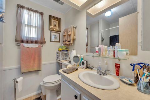 Tiny photo for 223 Paradise S, Leesburg, FL 34788 (MLS # G5109717)