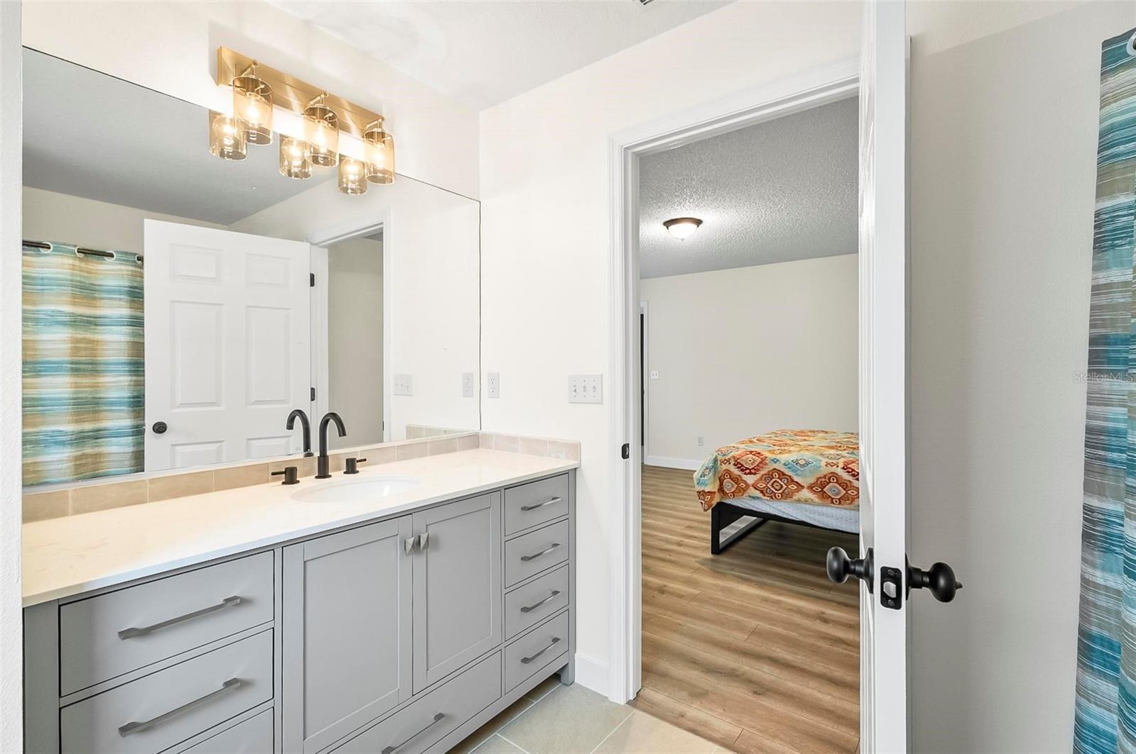 ROYAL PALMS SEC 30 - Residential Lease