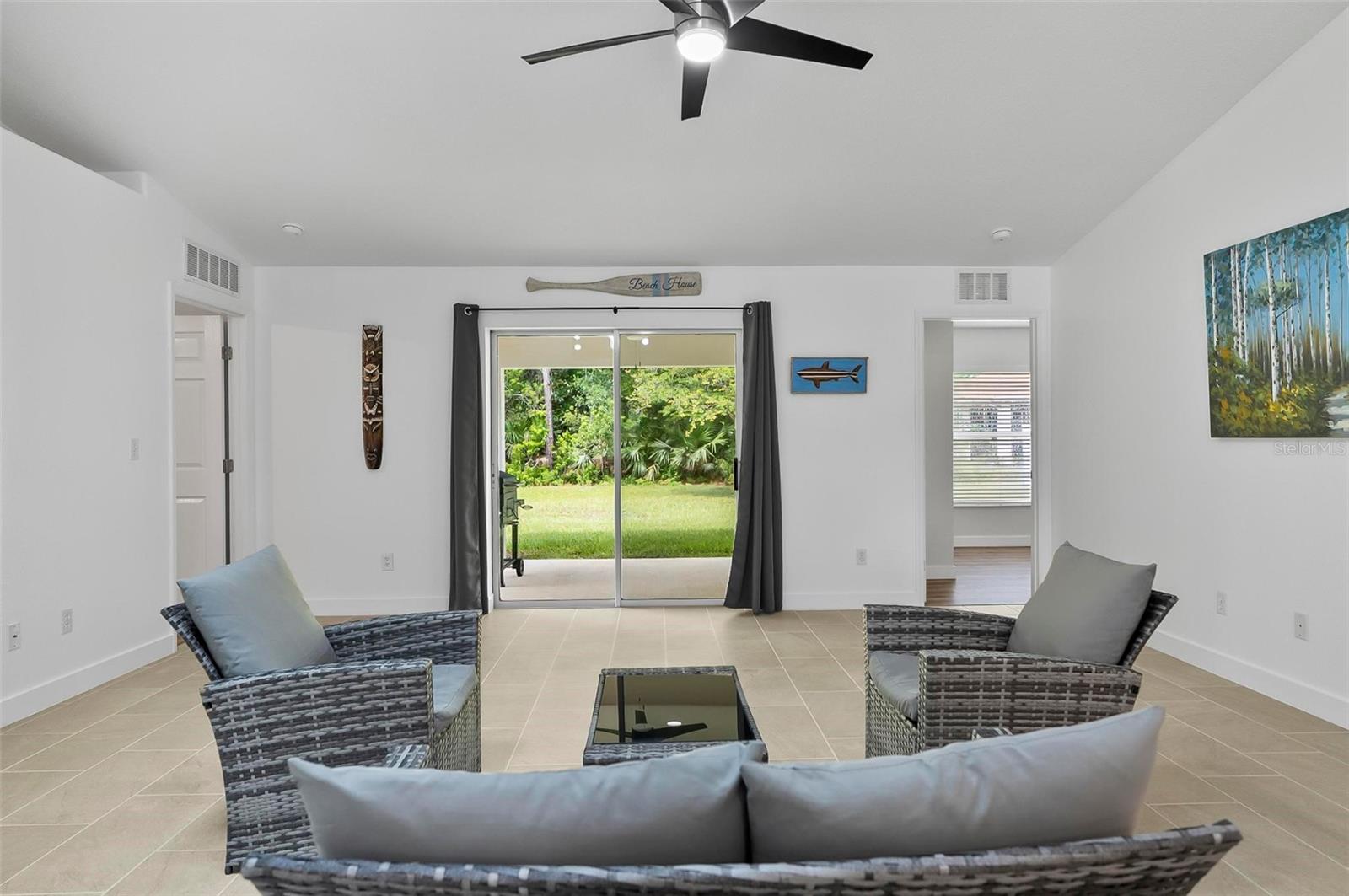 ROYAL PALMS SEC 30 - Residential Lease