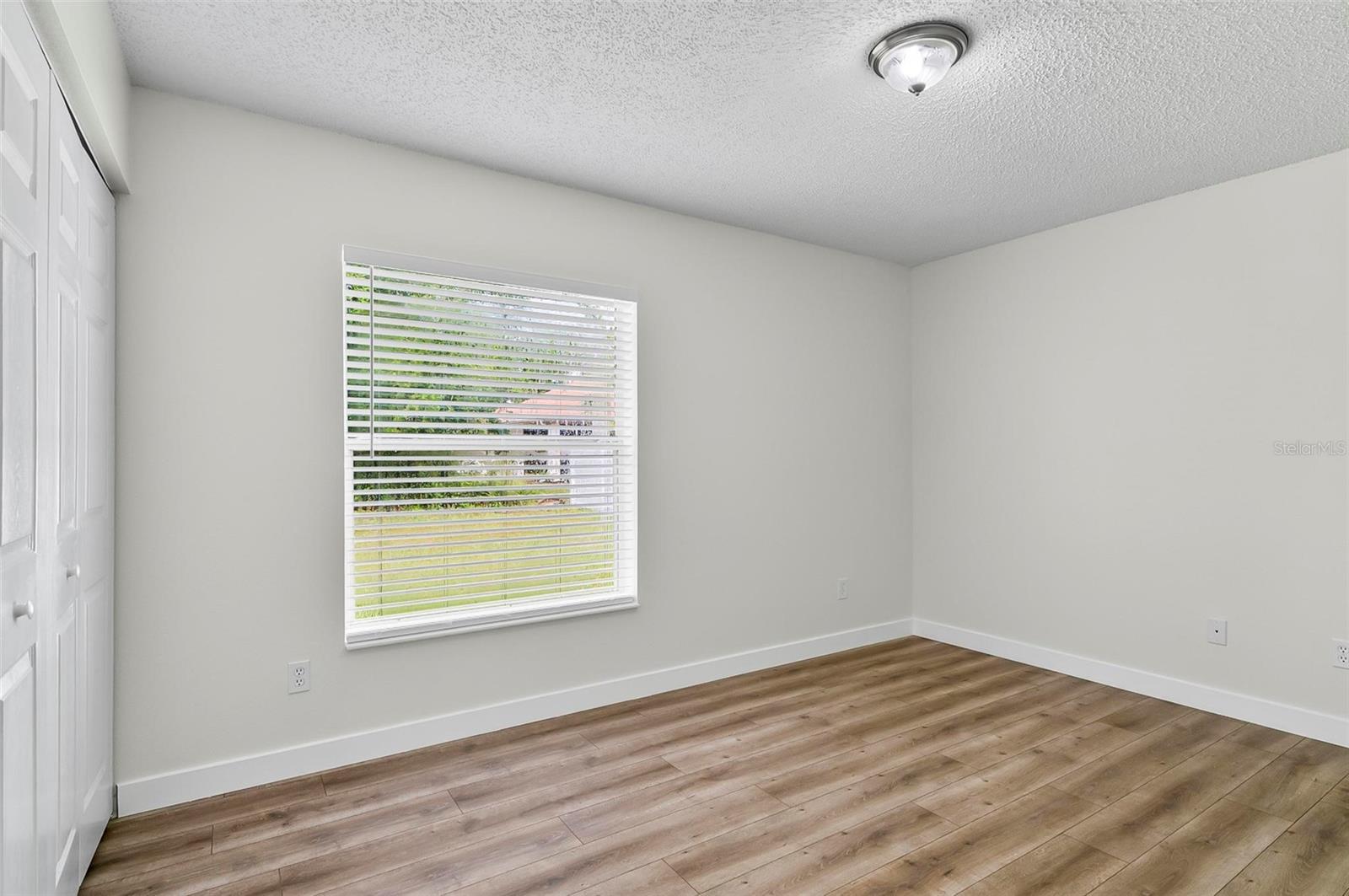 ROYAL PALMS SEC 30 - Residential Lease