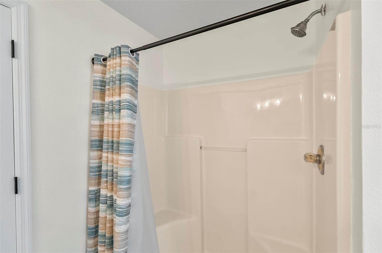 ROYAL PALMS SEC 30 - Residential Lease