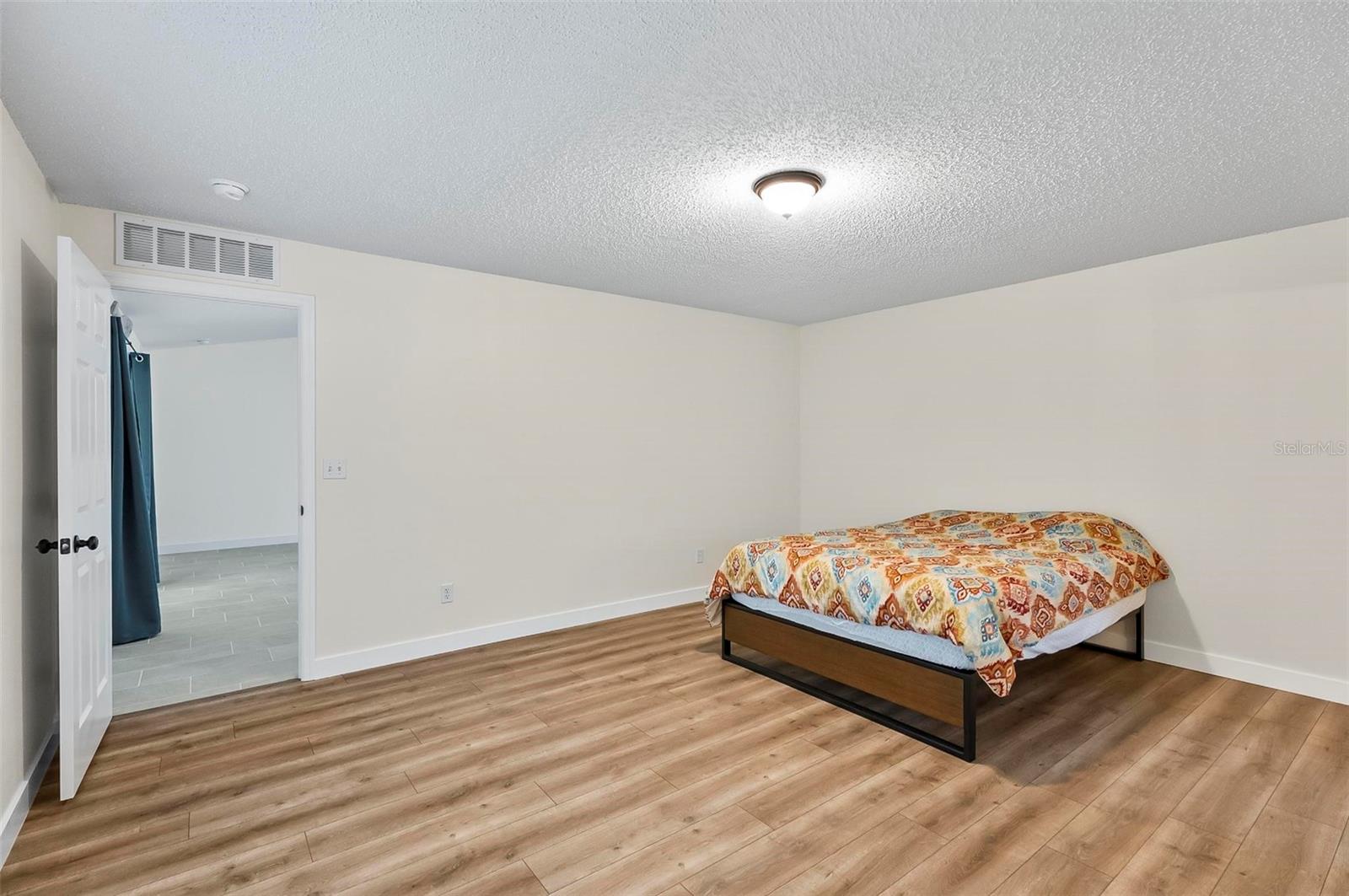 ROYAL PALMS SEC 30 - Residential Lease