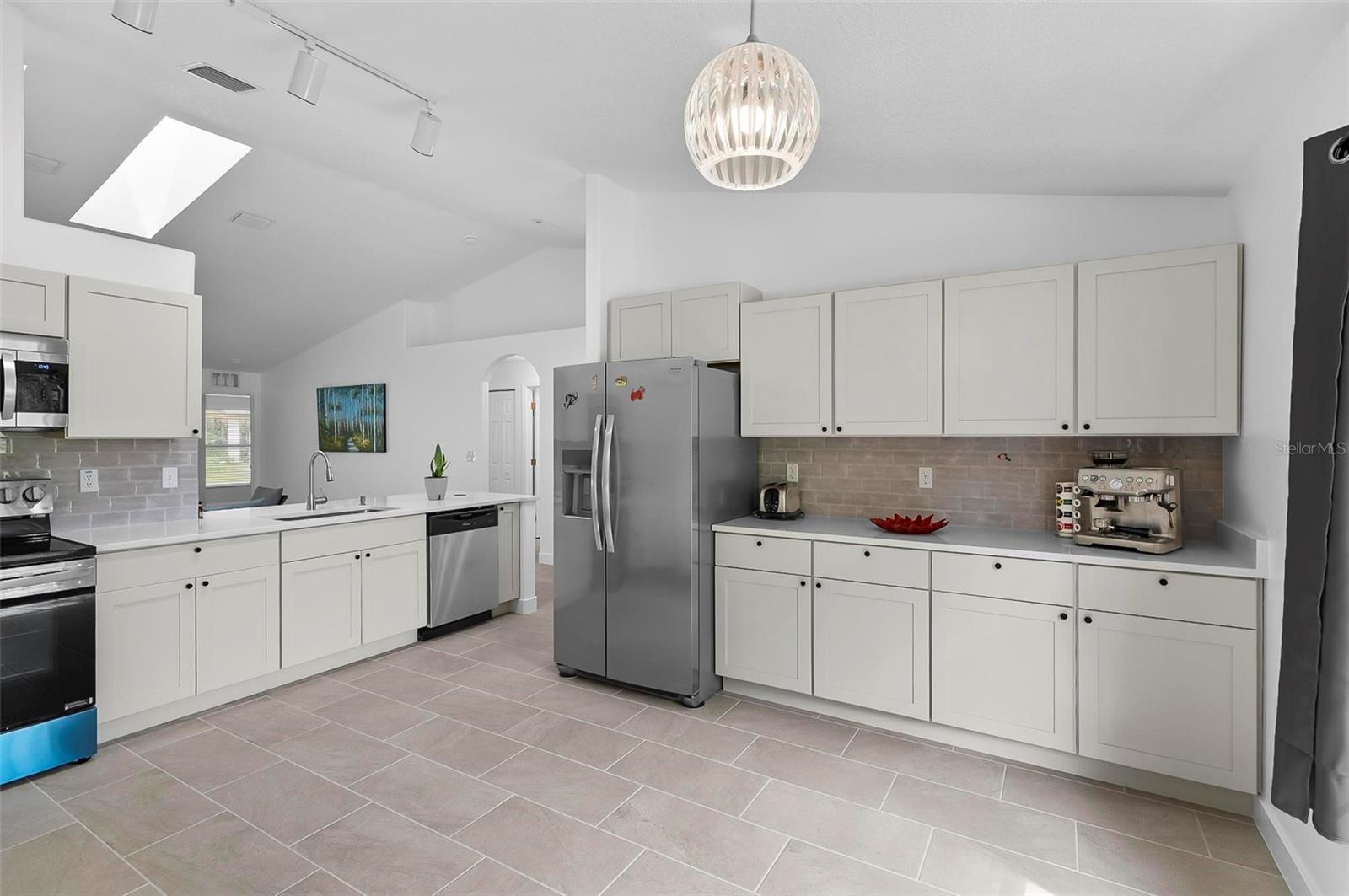 ROYAL PALMS SEC 30 - Residential Lease