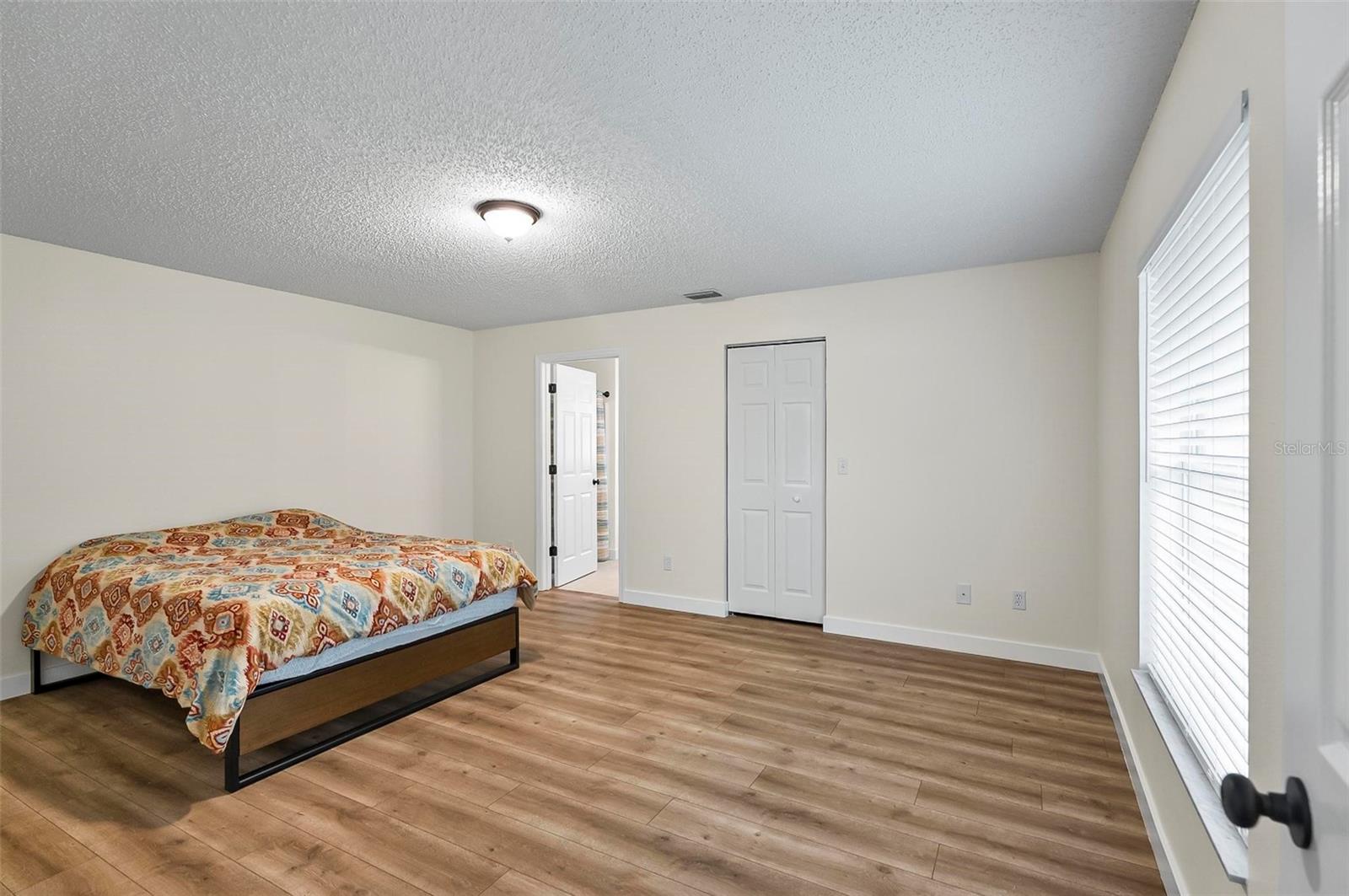 ROYAL PALMS SEC 30 - Residential Lease