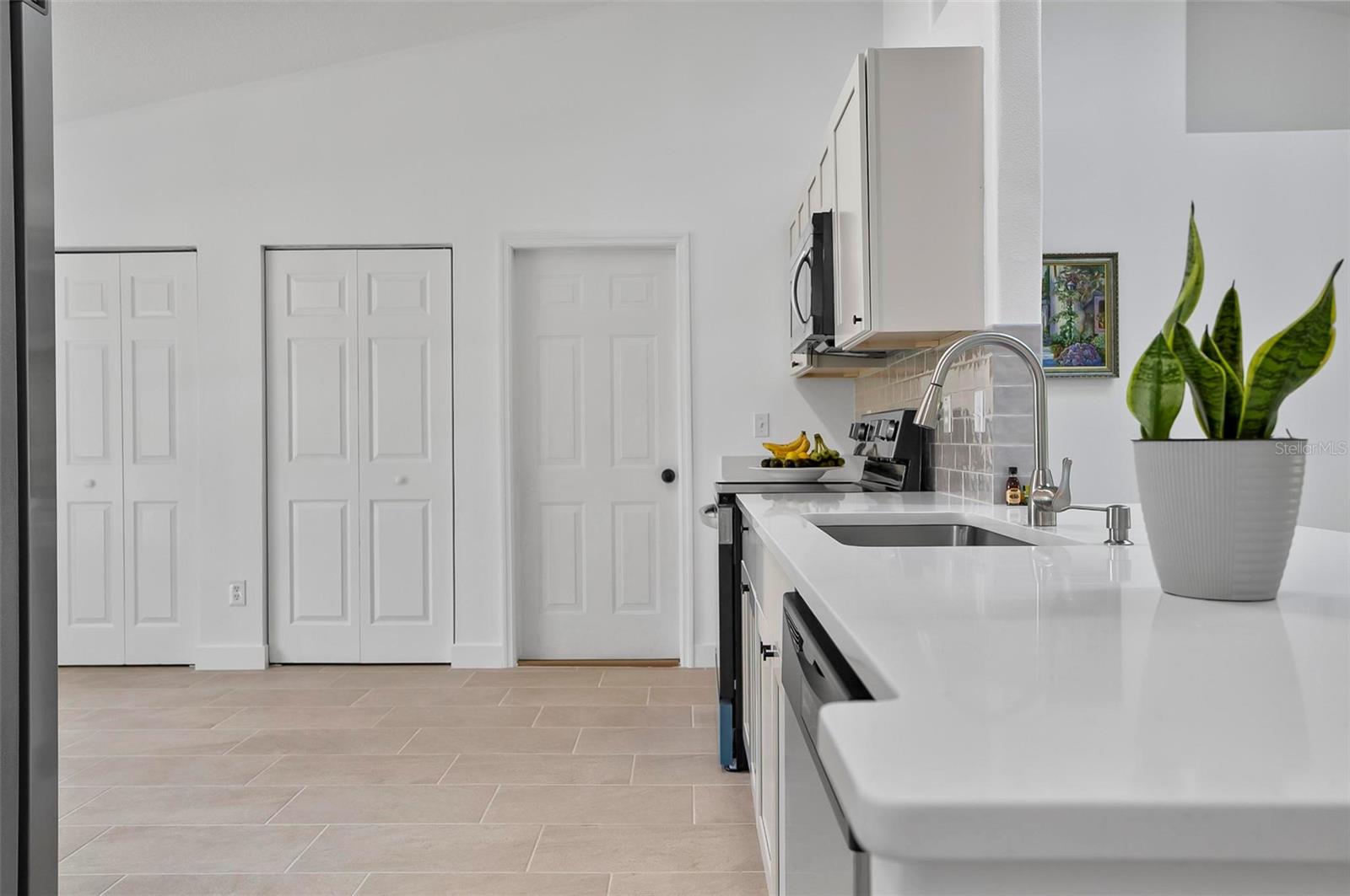 ROYAL PALMS SEC 30 - Residential Lease