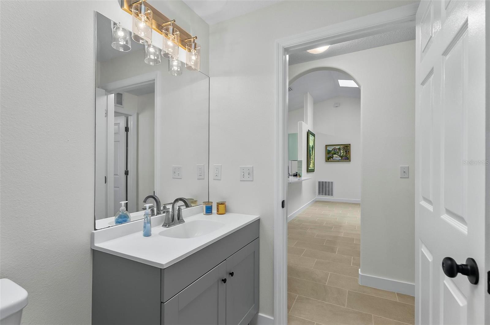 ROYAL PALMS SEC 30 - Residential Lease