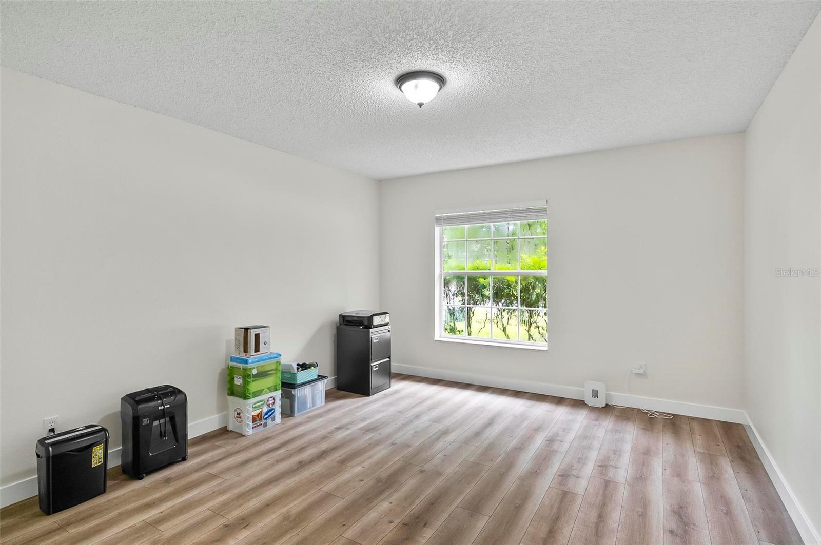 ROYAL PALMS SEC 30 - Residential Lease