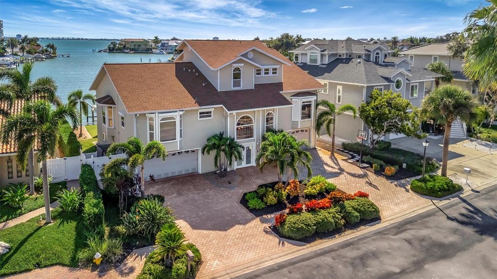 Photo of 5918 Skimmer Point Boulevard S, Gulfport, FL 33707 (MLS # TB8440089)