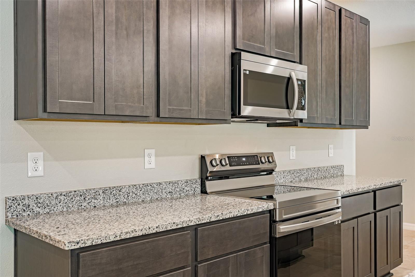 RIO VISTA GARDENS 03 - Residential