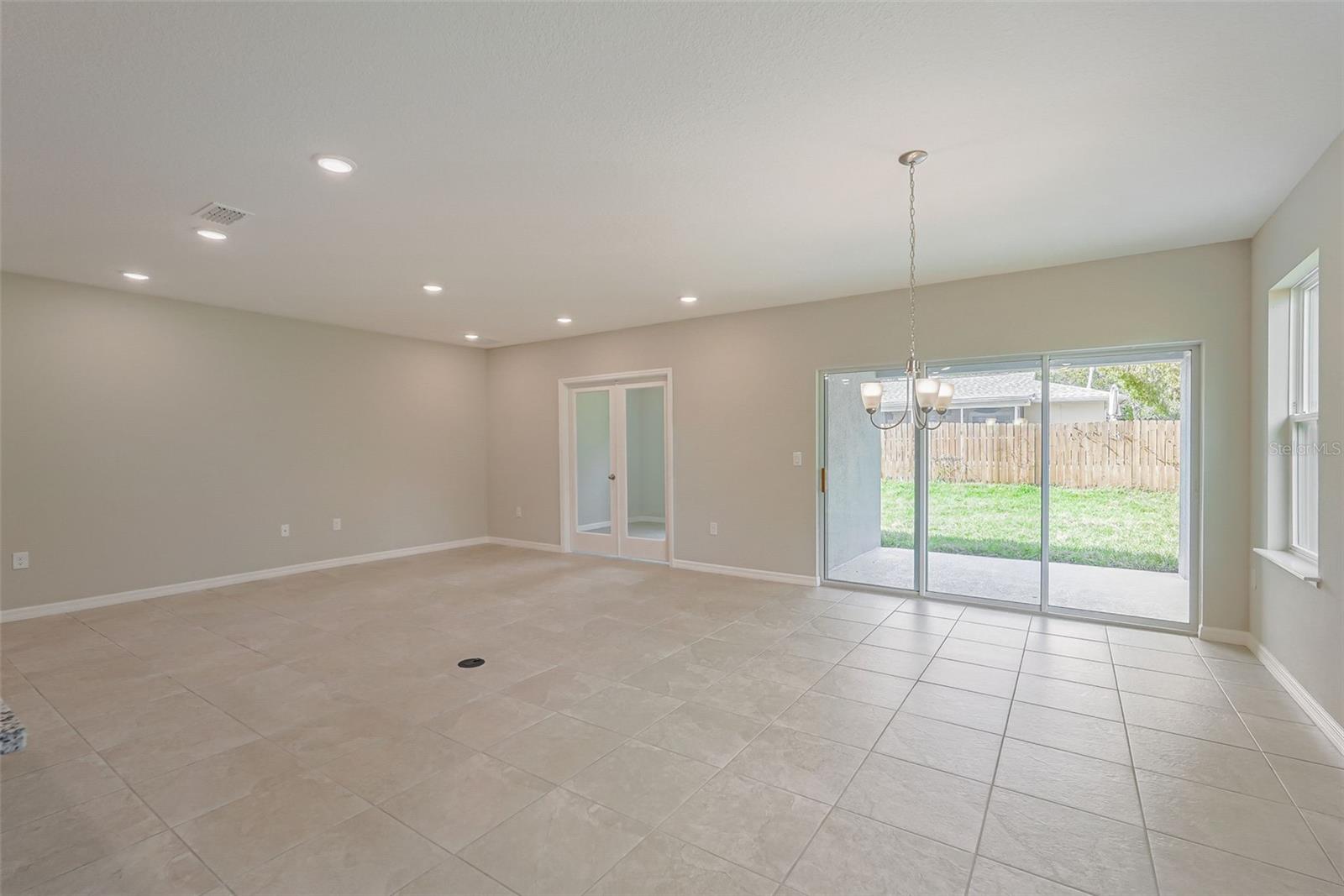 RIO VISTA GARDENS 03 - Residential