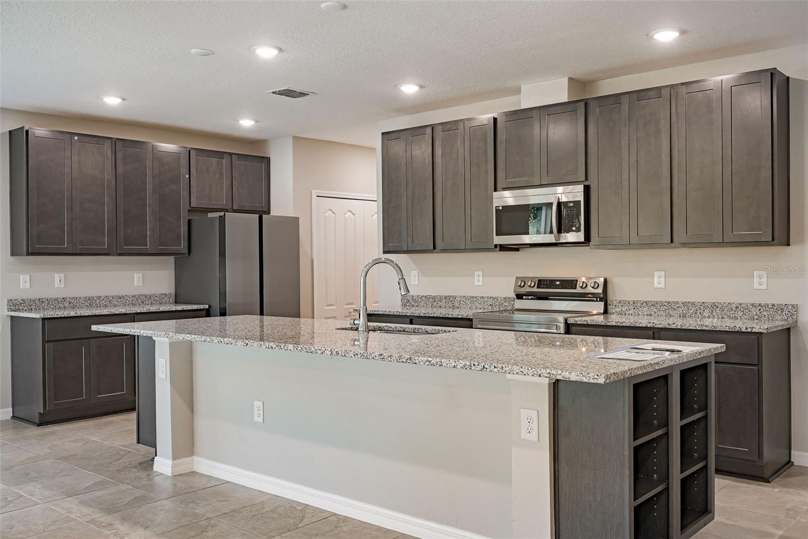 RIO VISTA GARDENS 03 - Residential
