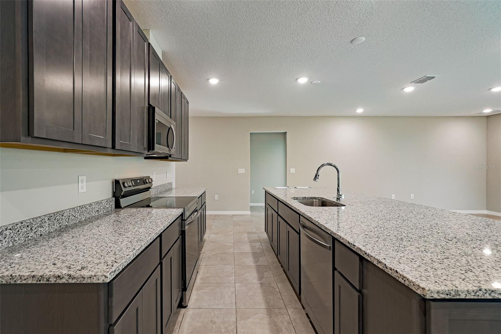 RIO VISTA GARDENS 03 - Residential