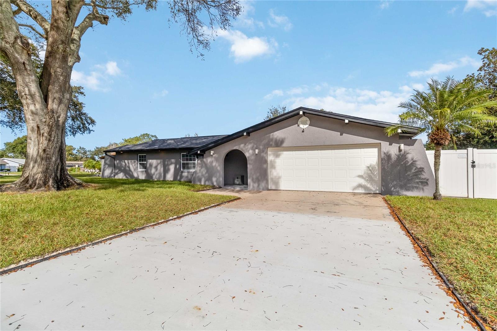 PINE LAKE ESTATES - Residential Lease