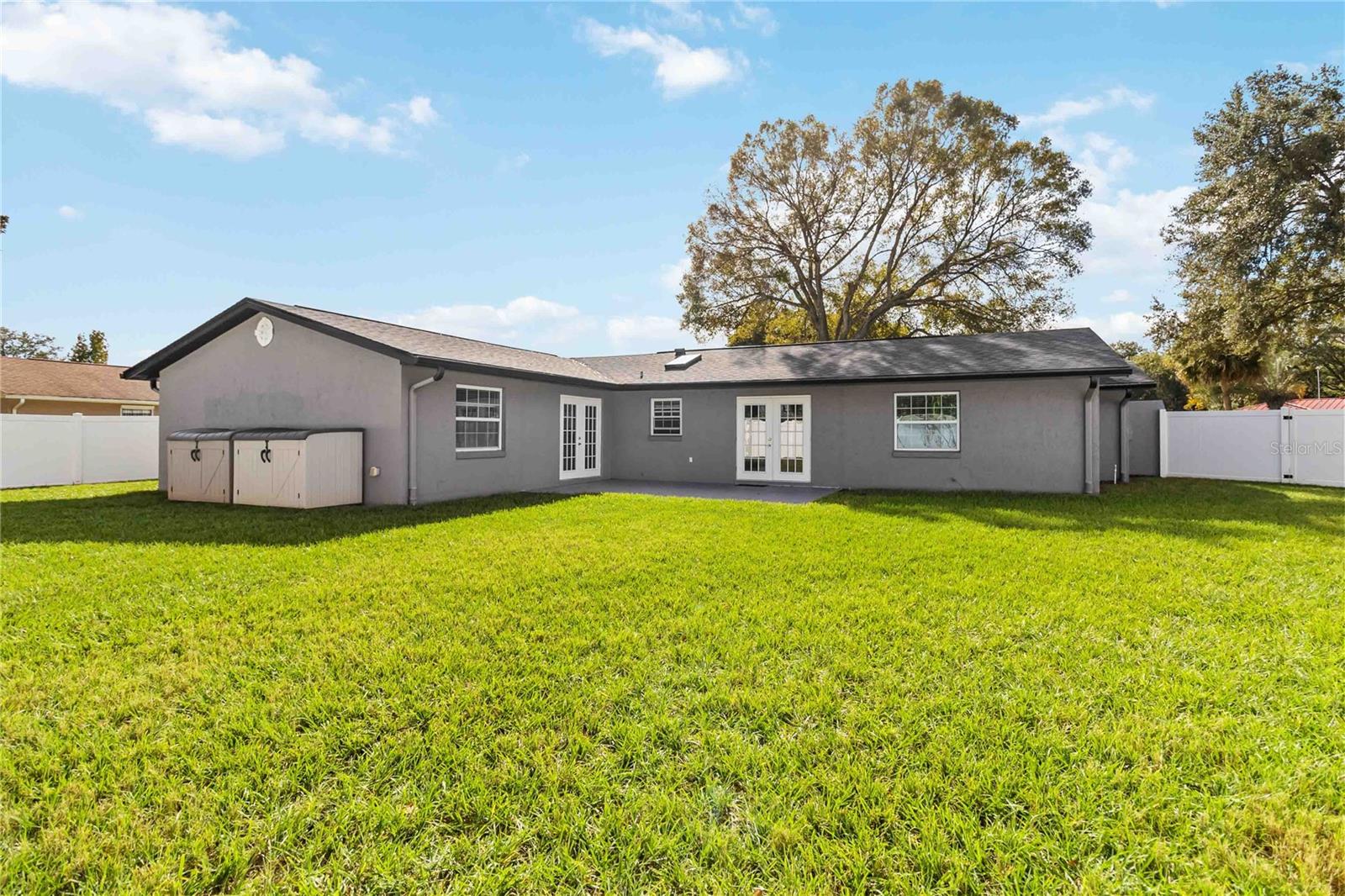 PINE LAKE ESTATES - Residential Lease