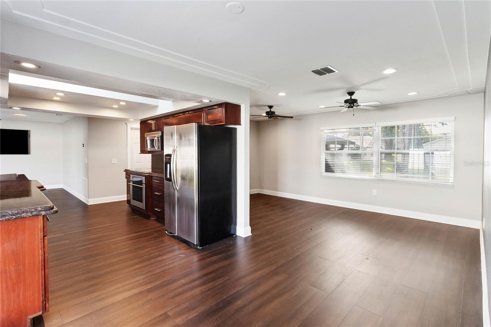 PINE LAKE ESTATES - Residential Lease