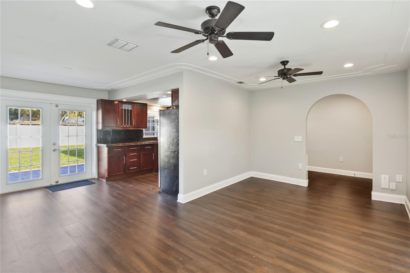 PINE LAKE ESTATES - Residential Lease