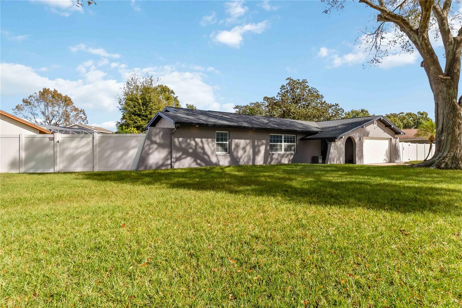 PINE LAKE ESTATES - Residential Lease