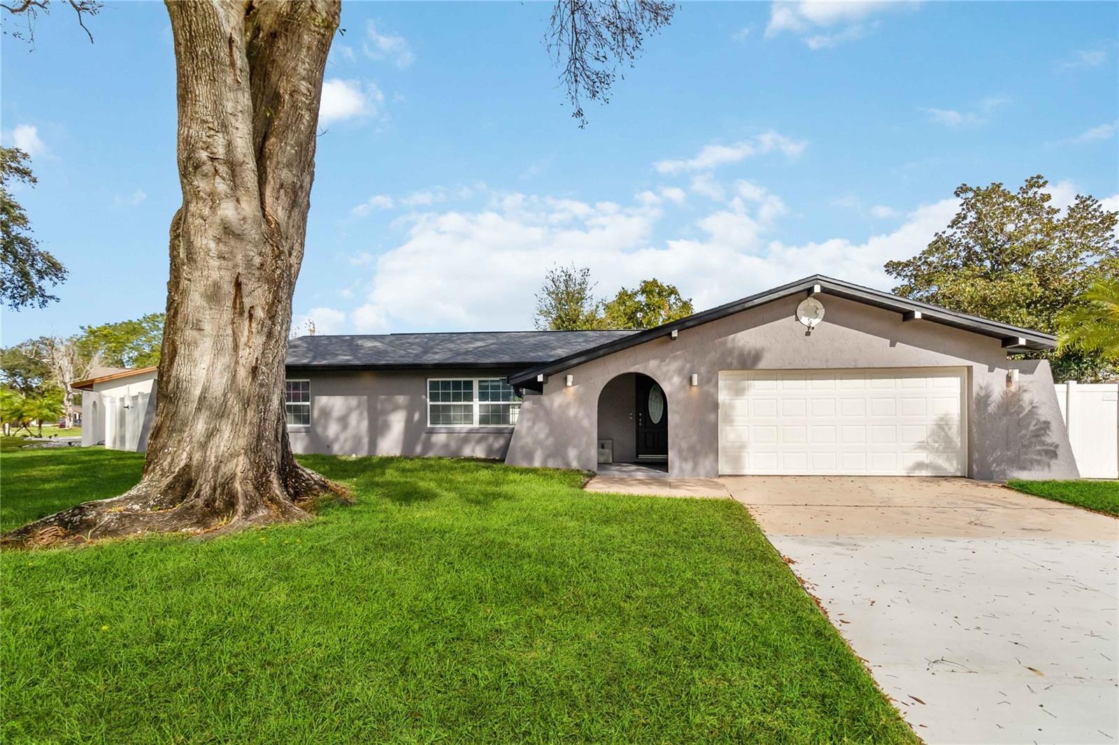 PINE LAKE ESTATES - Residential Lease