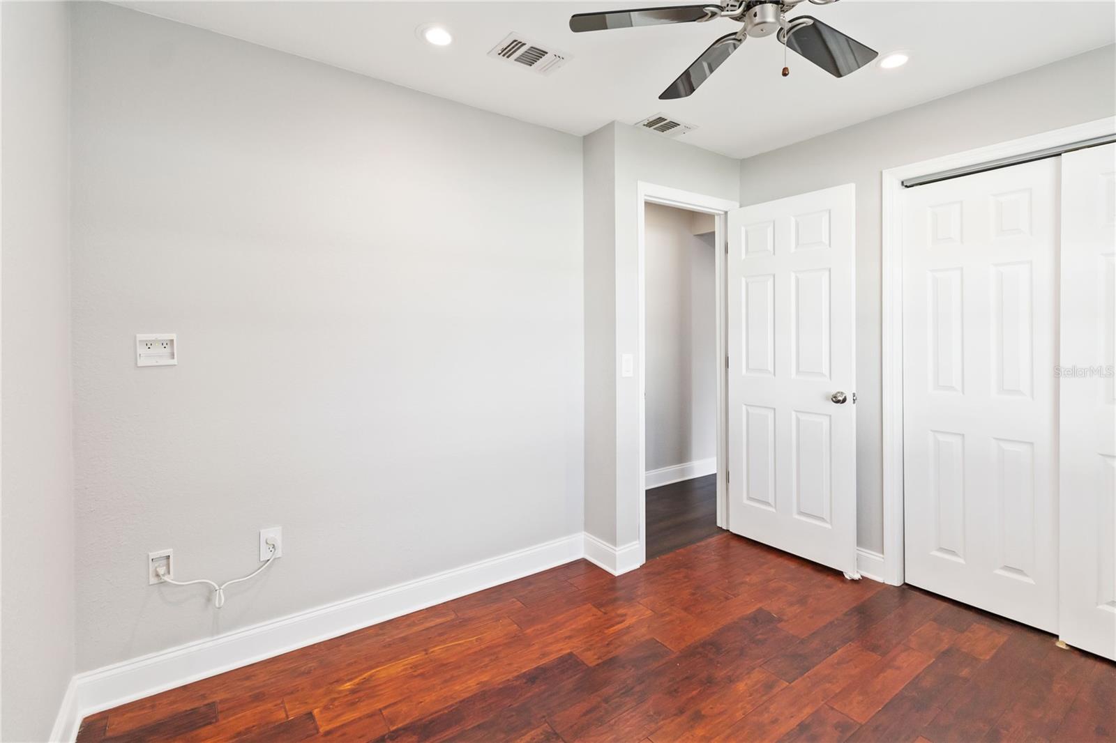 PINE LAKE ESTATES - Residential Lease