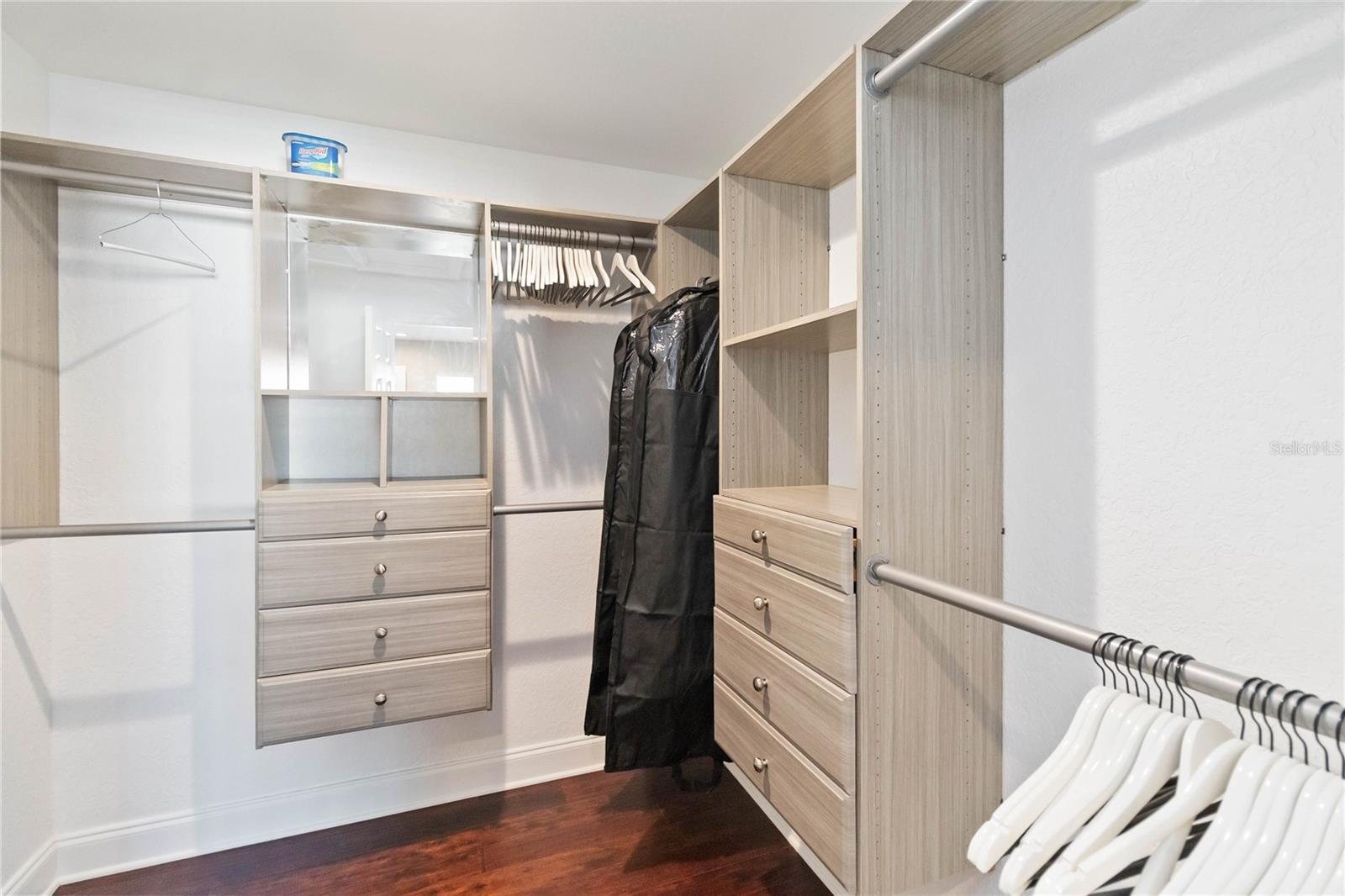 PINE LAKE ESTATES - Residential Lease