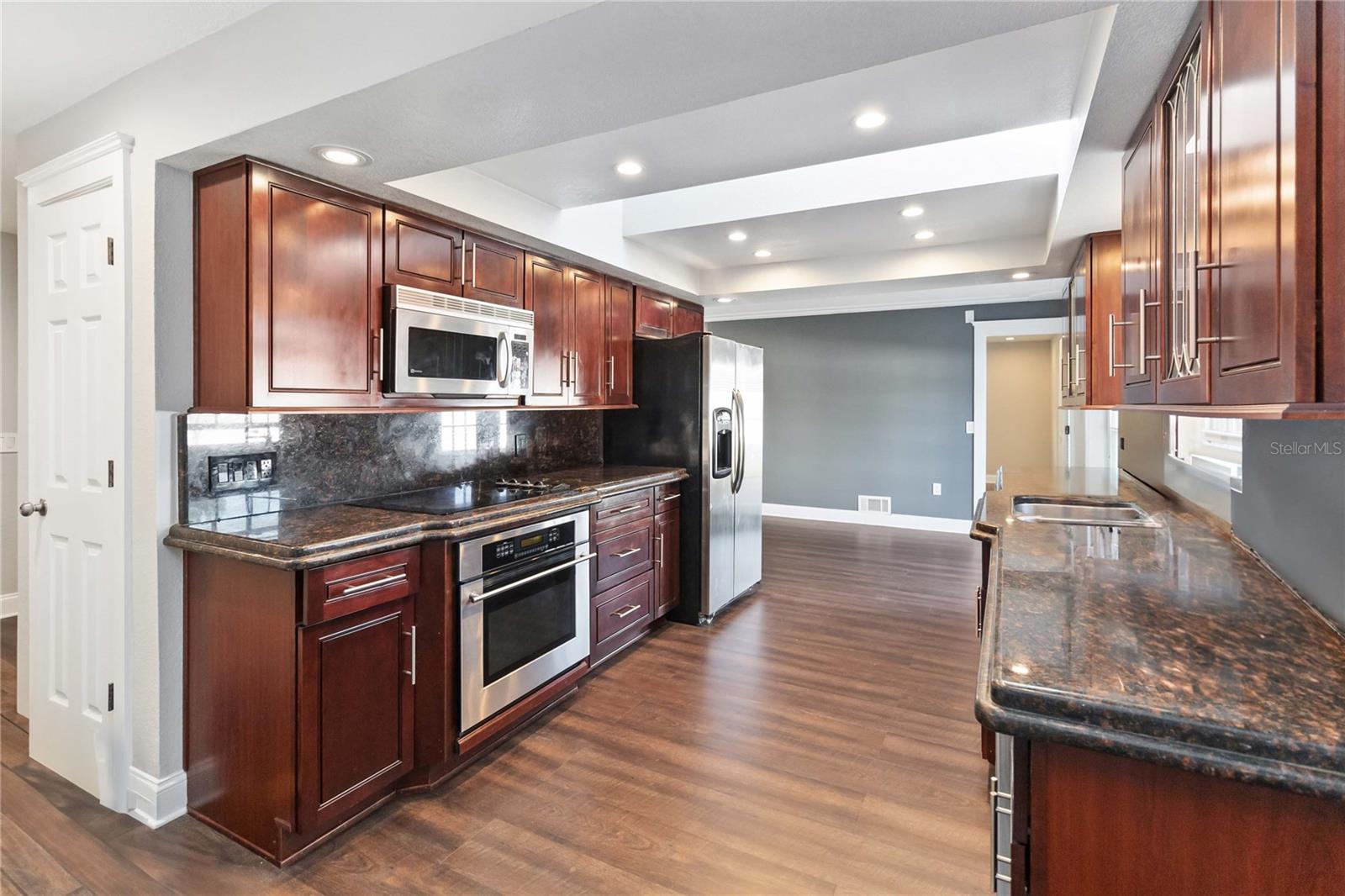 PINE LAKE ESTATES - Residential Lease