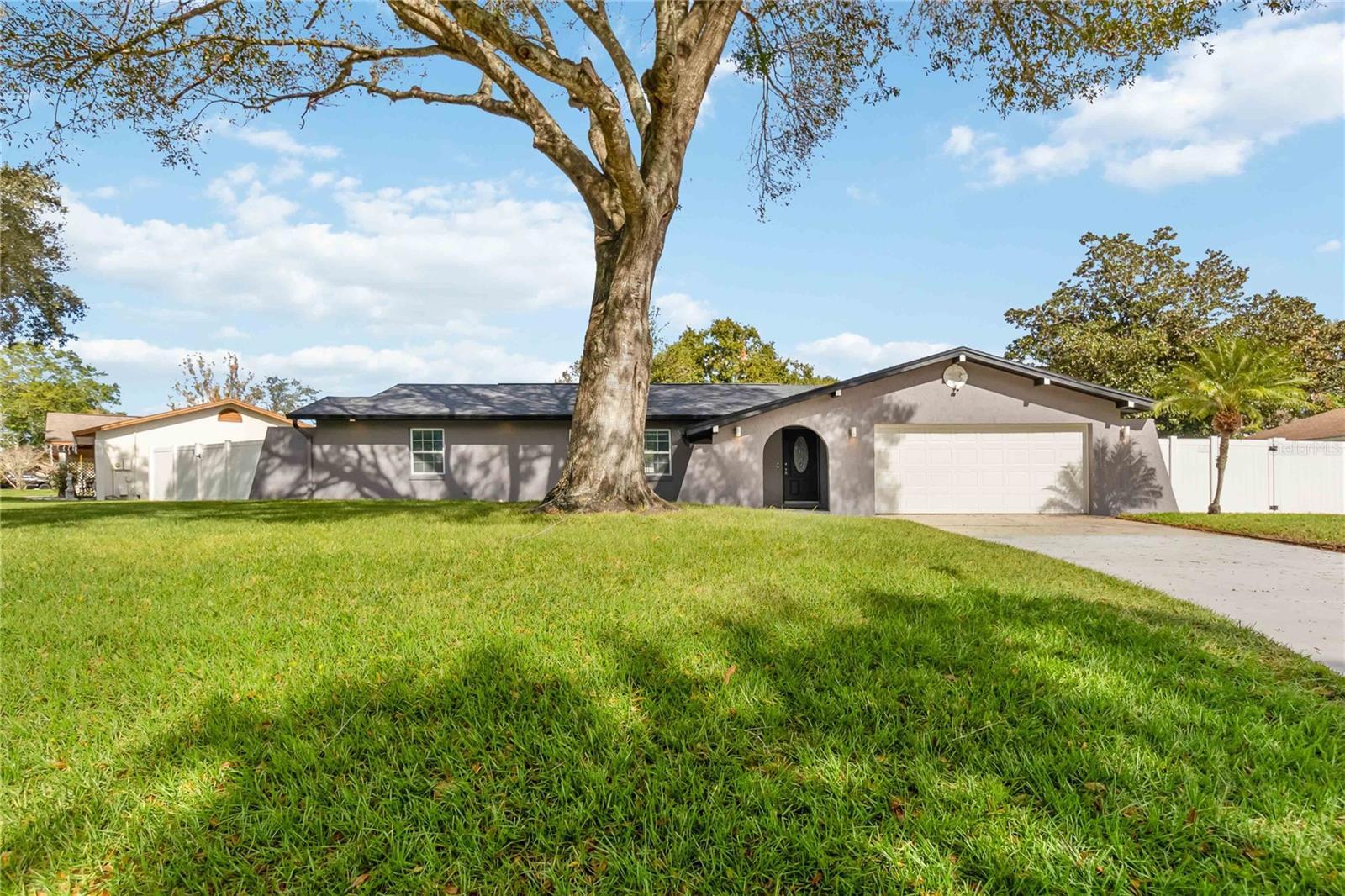 PINE LAKE ESTATES - Residential Lease