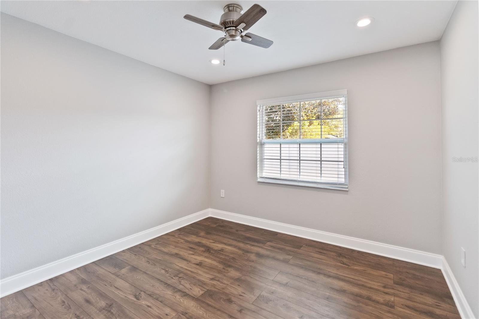 PINE LAKE ESTATES - Residential Lease