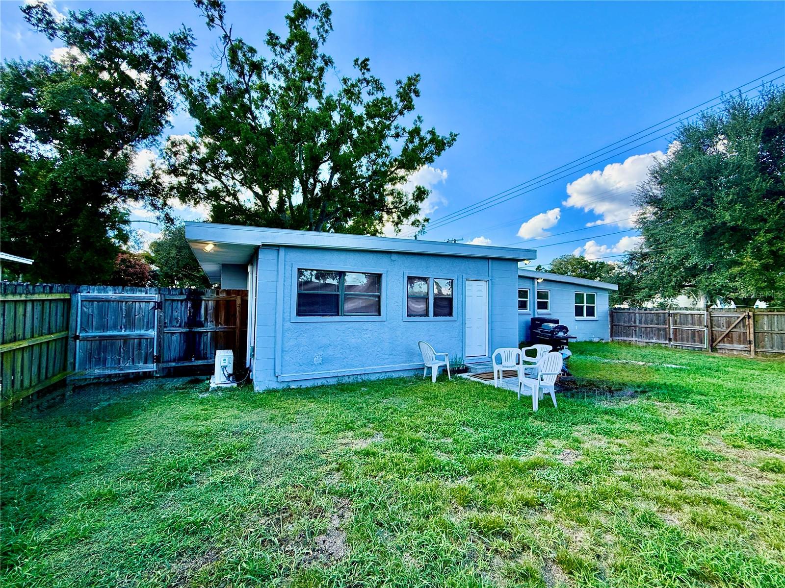 CRYSTAL COURT - Residential