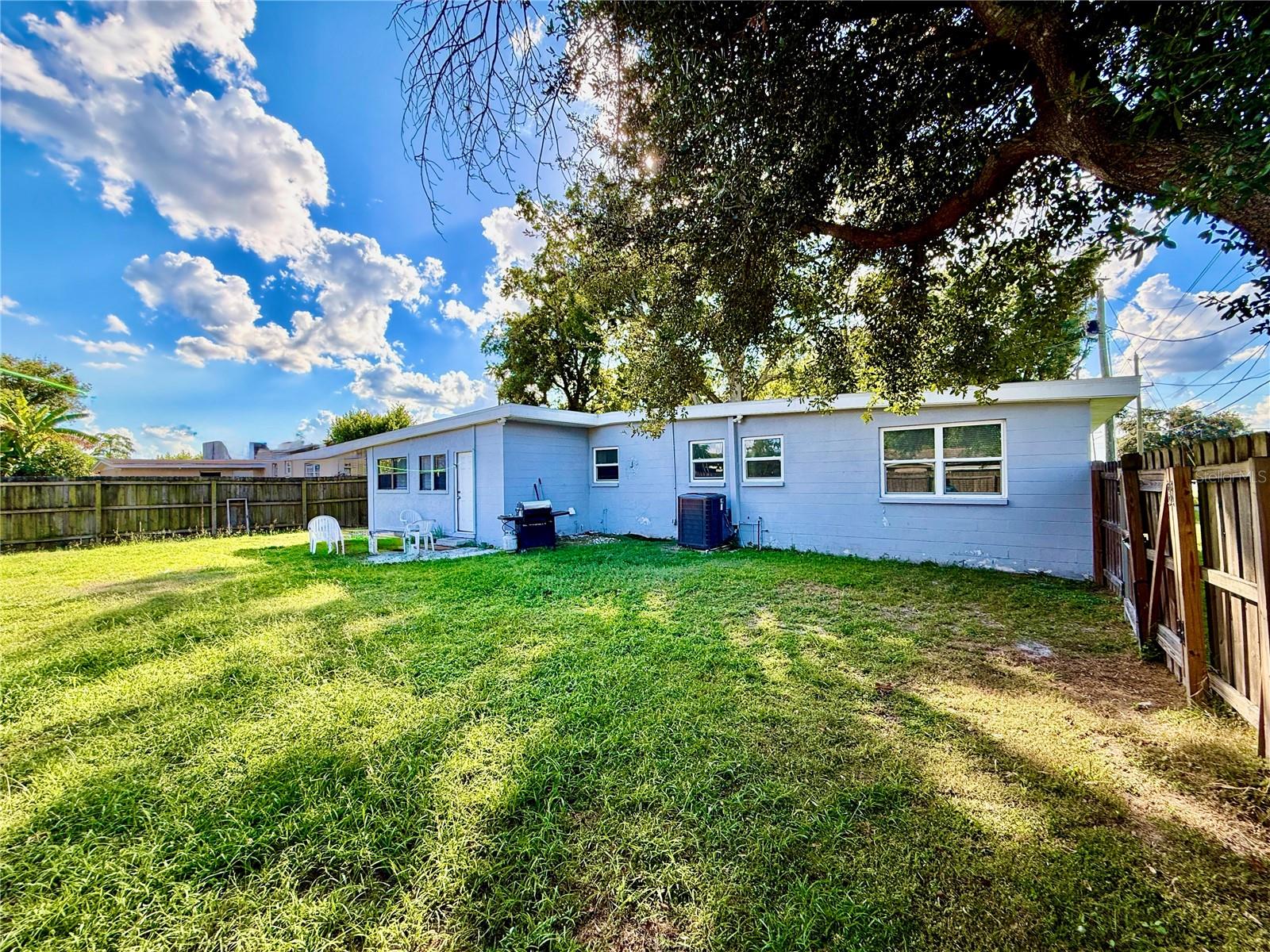 CRYSTAL COURT - Residential