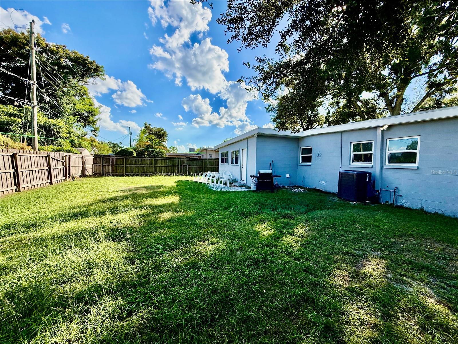 CRYSTAL COURT - Residential