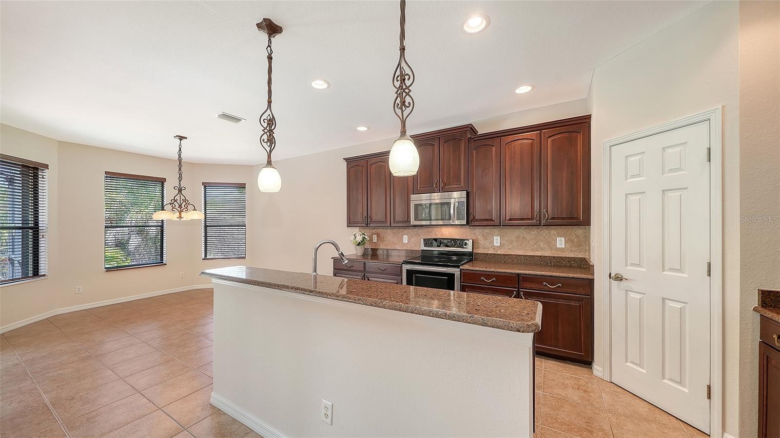 VENETIAN FALLS PH 2 - Residential