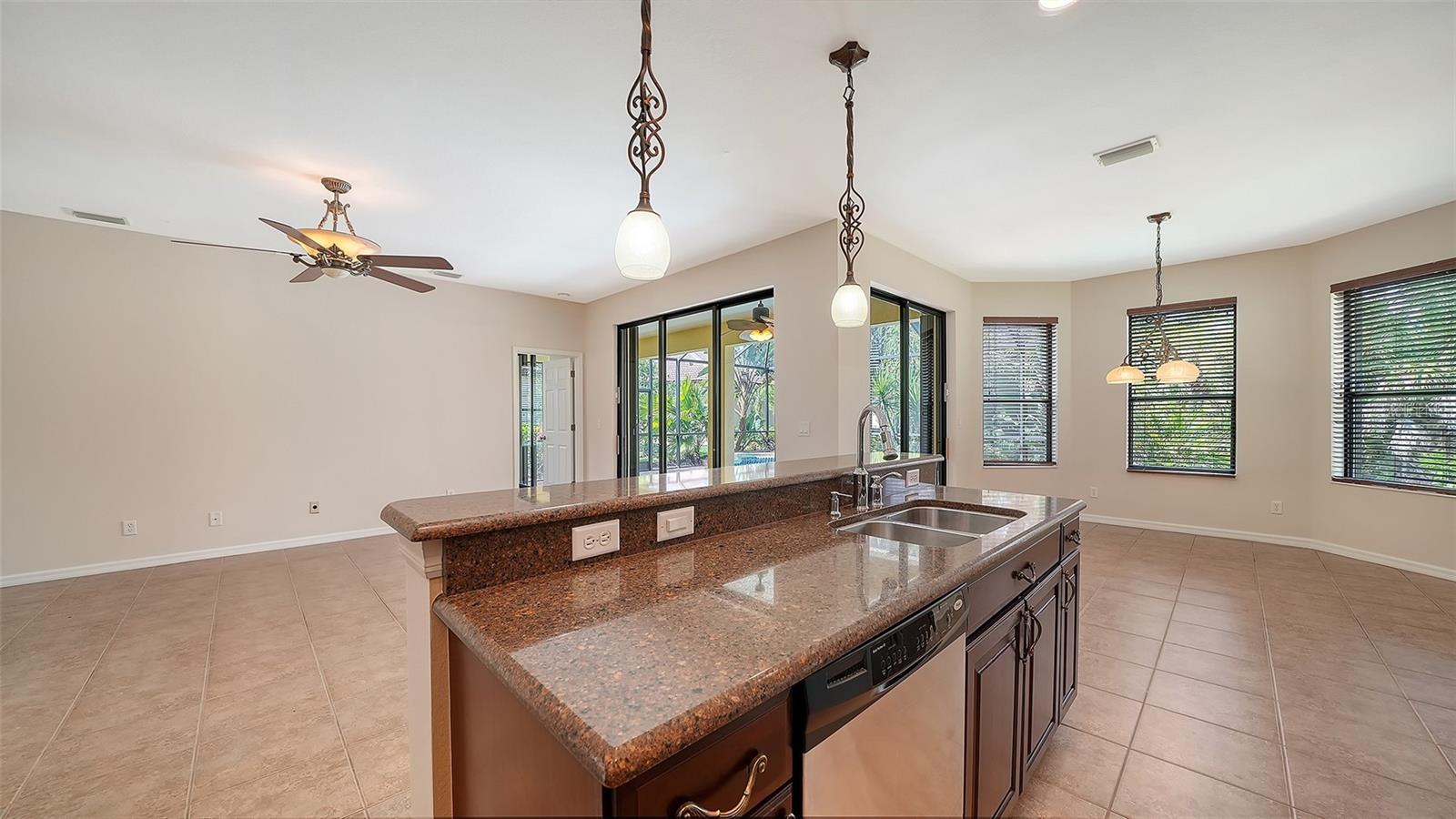 VENETIAN FALLS PH 2 - Residential