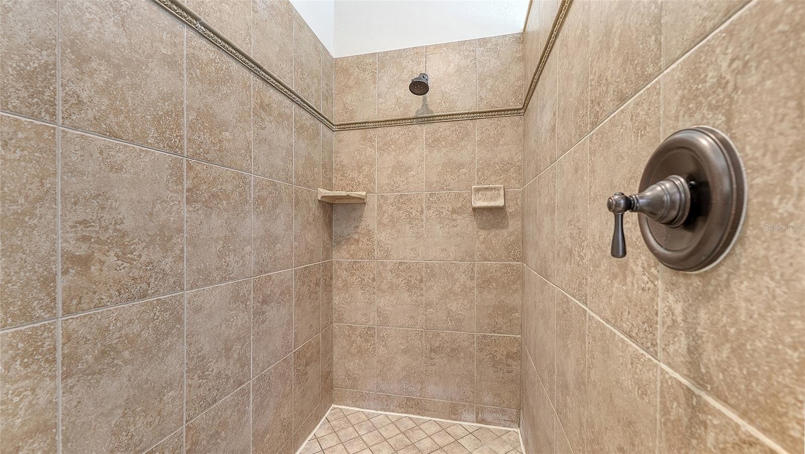 VENETIAN FALLS PH 2 - Residential