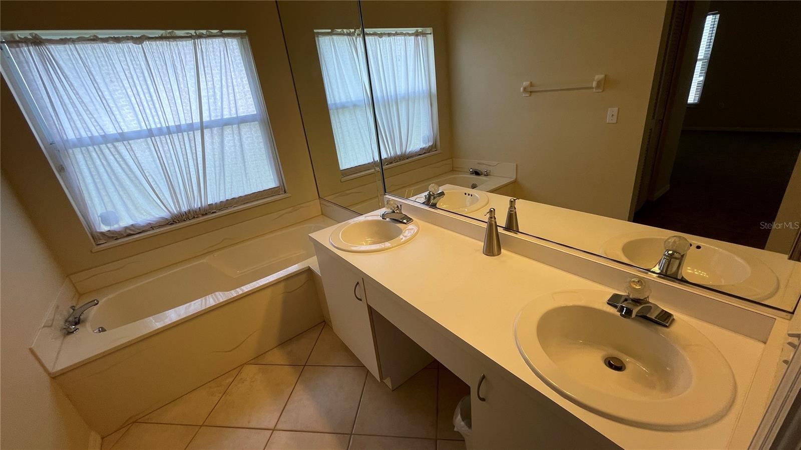 LONGWOOD RUN - Residential Lease