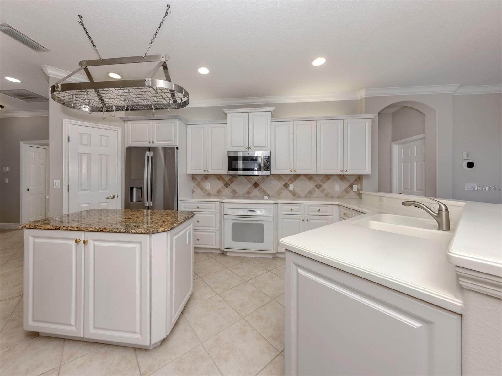 PARK TRACE ESTATES - Residential