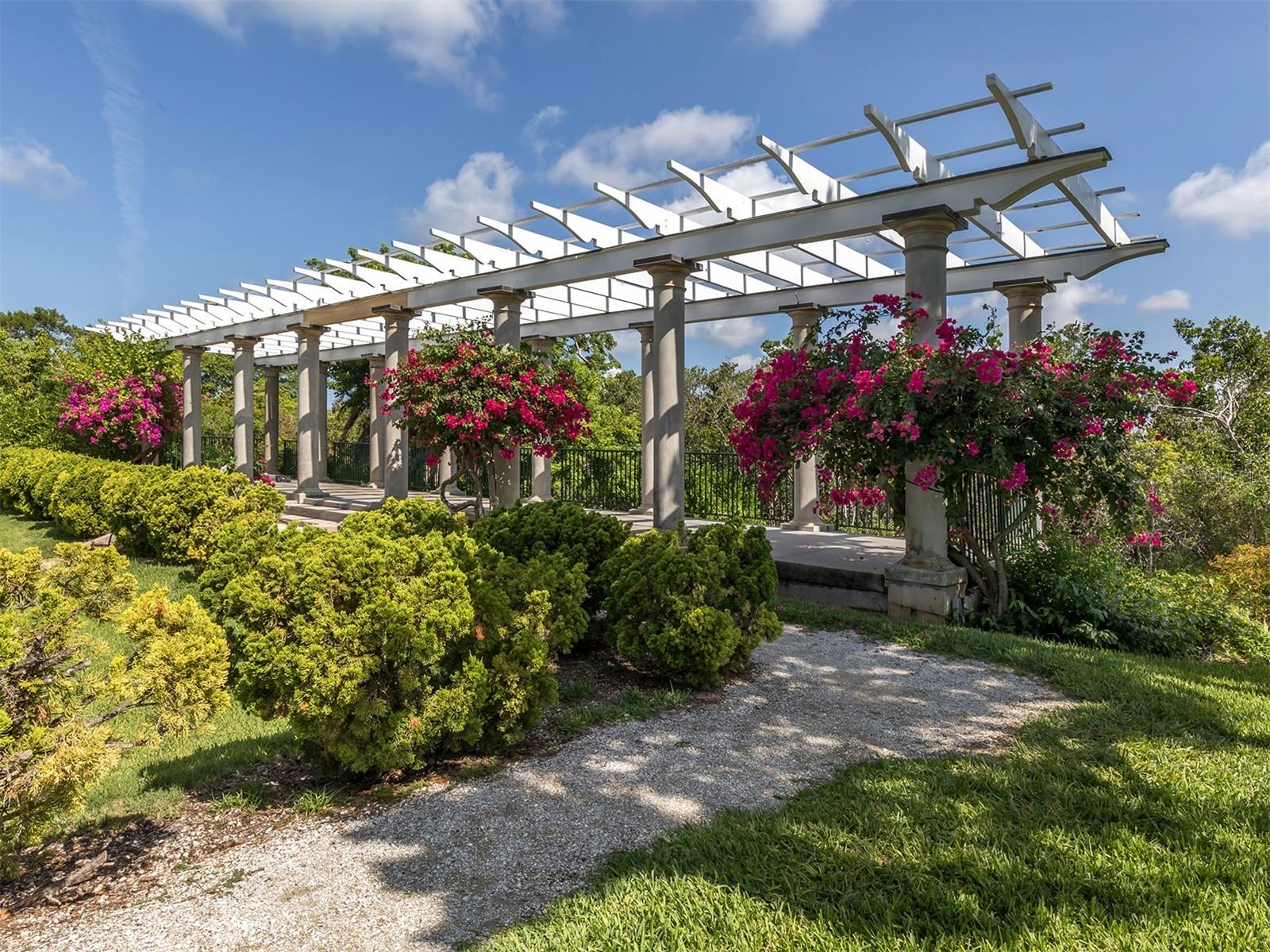 PARK TRACE ESTATES - Residential