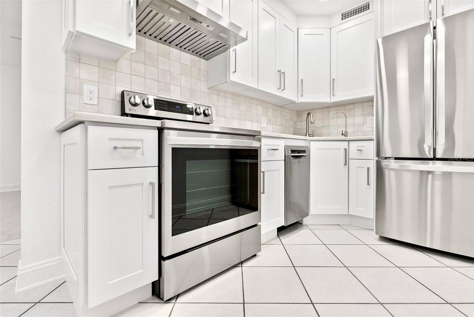 209 NE LINCOLN CIRCLE N 105