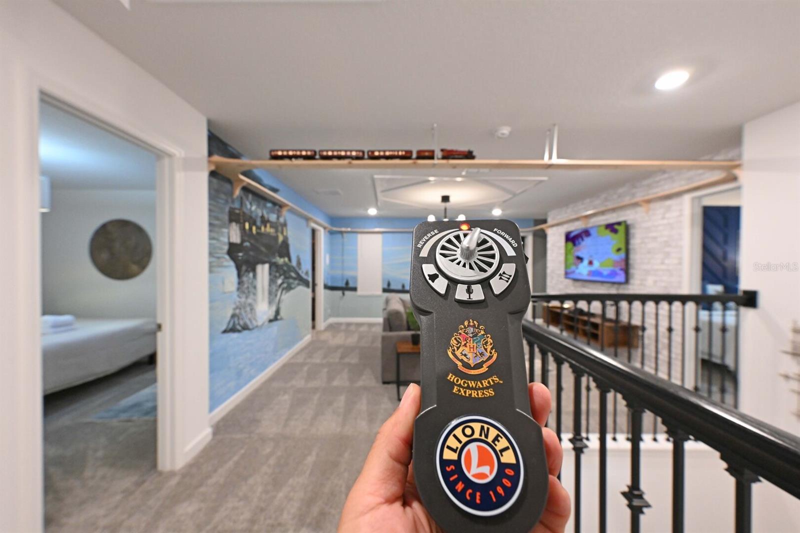 COVE/STOREY LAKE IV - Residential